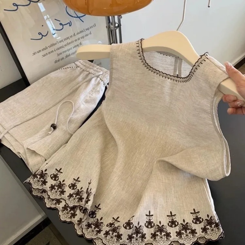 Prosty komplet damski w stylu  – Sewing Vest recenzja i cena