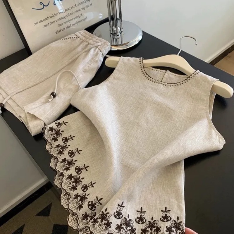 Prosty komplet damski w stylu  – Sewing Vest recenzja i cena