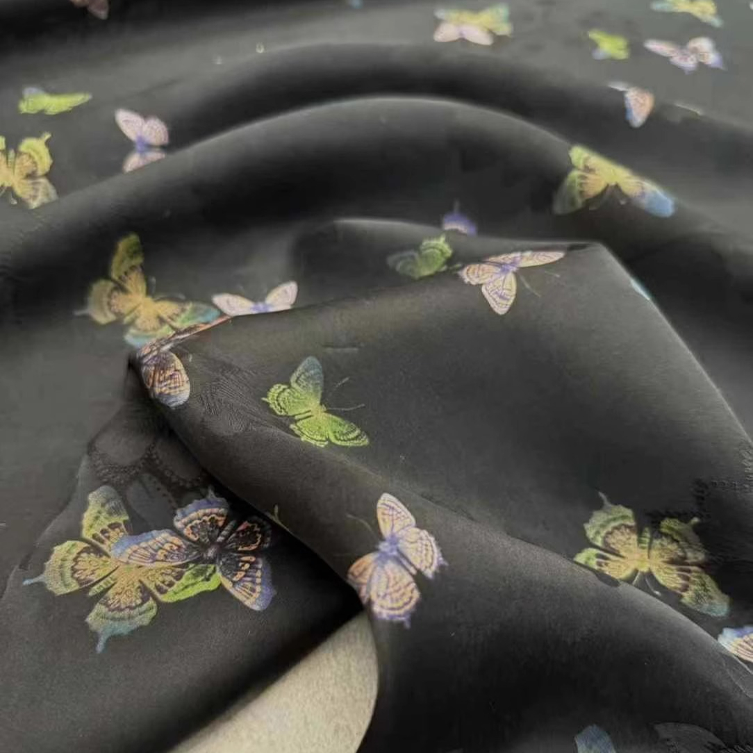 Czarna, ciężka jedwabna tkanin – Sewing Vest recenzja i cena